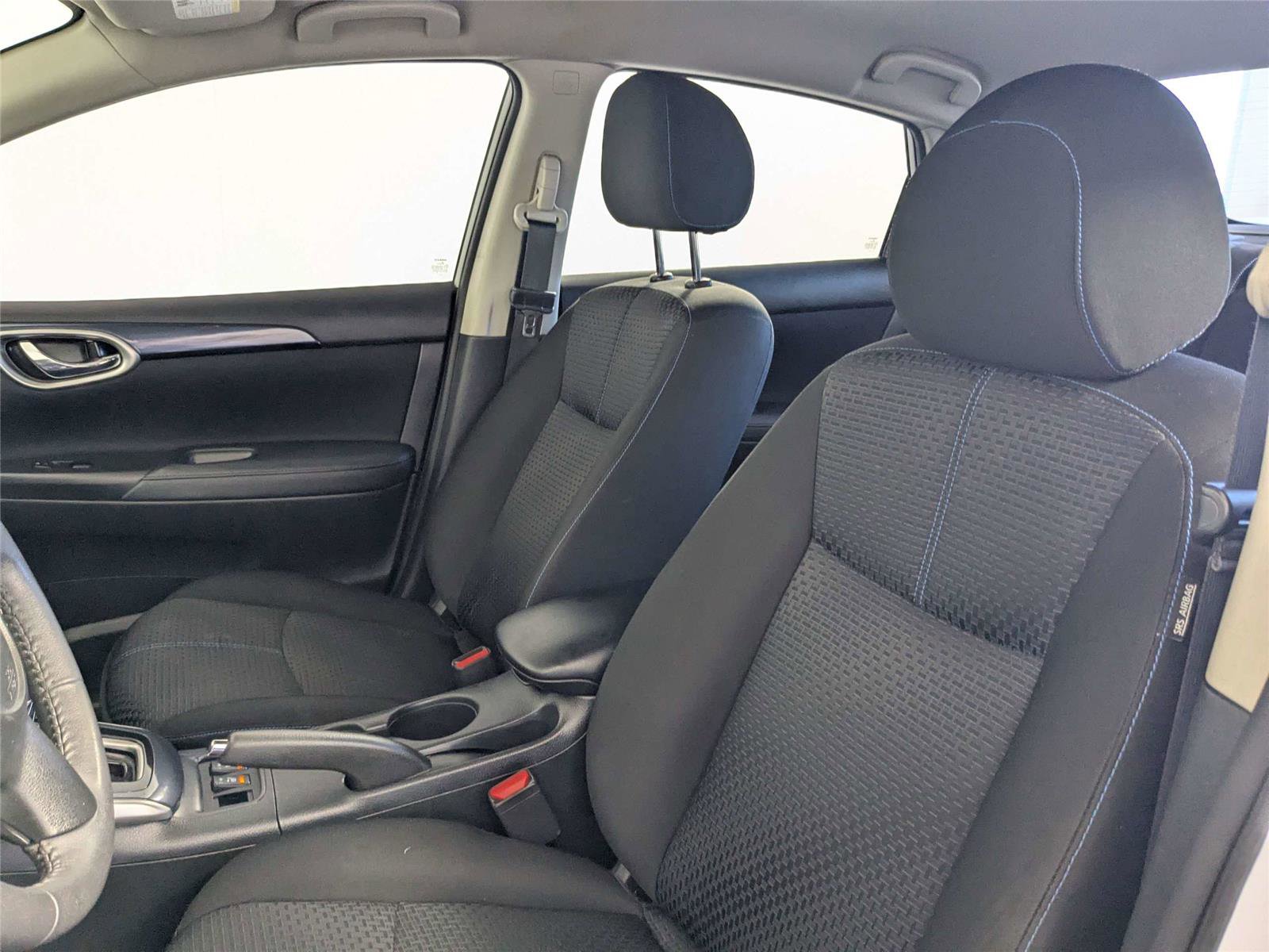 Used 2016 Nissan Sentra SR w/ Driver's Assist Package image 9