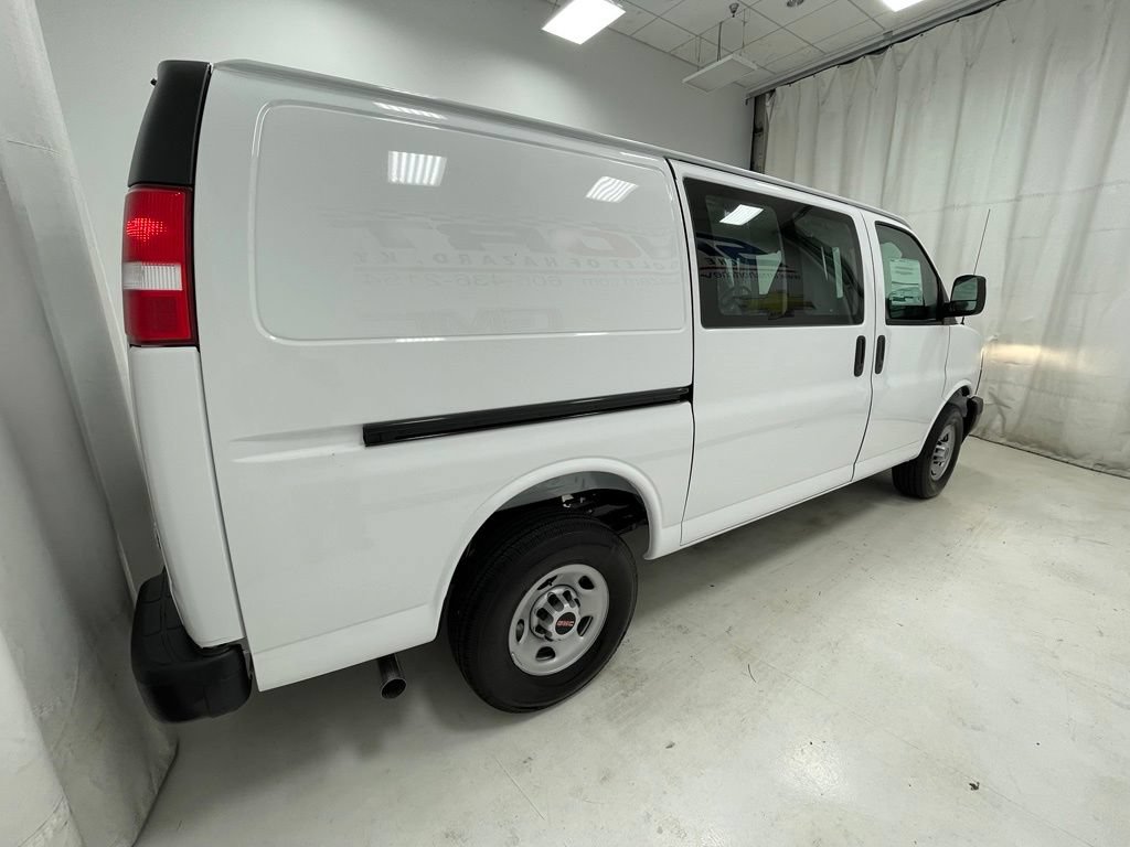 New 2026 GMC Savana 2500 RWD image 4