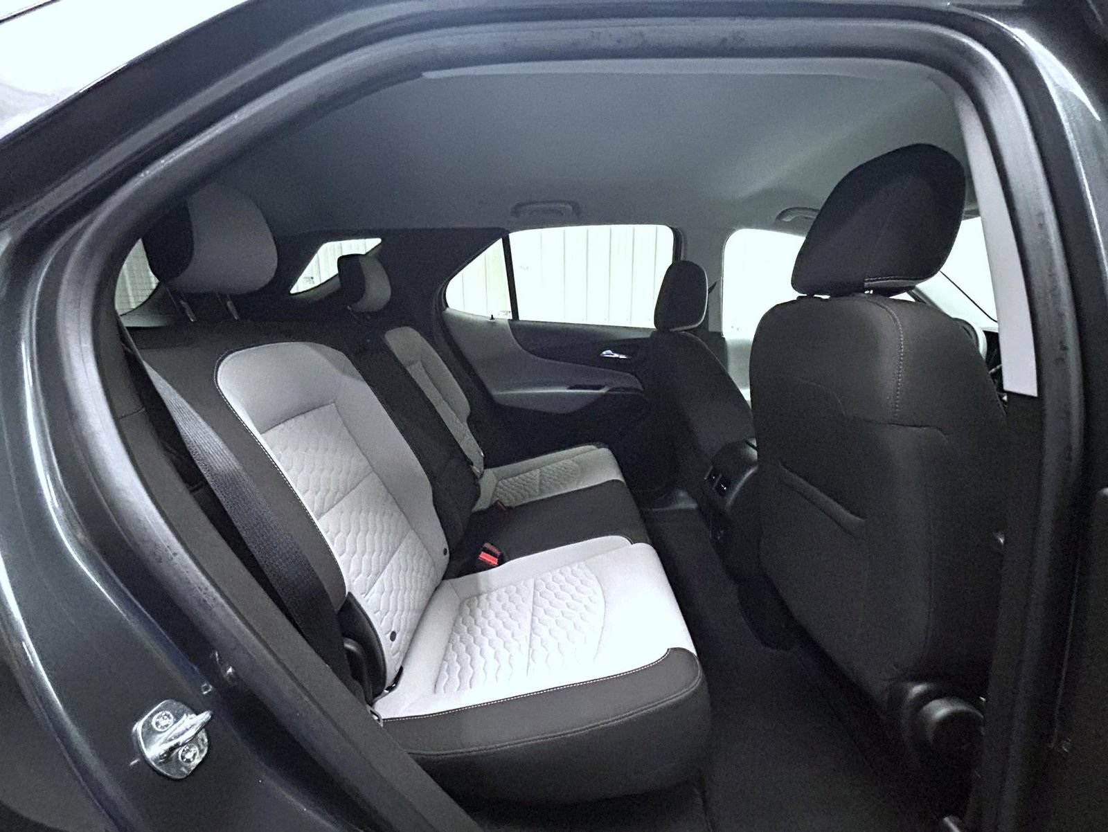 Used 2019 Chevrolet Equinox LS w/ LS Convenience Package AWD/4WD image 18