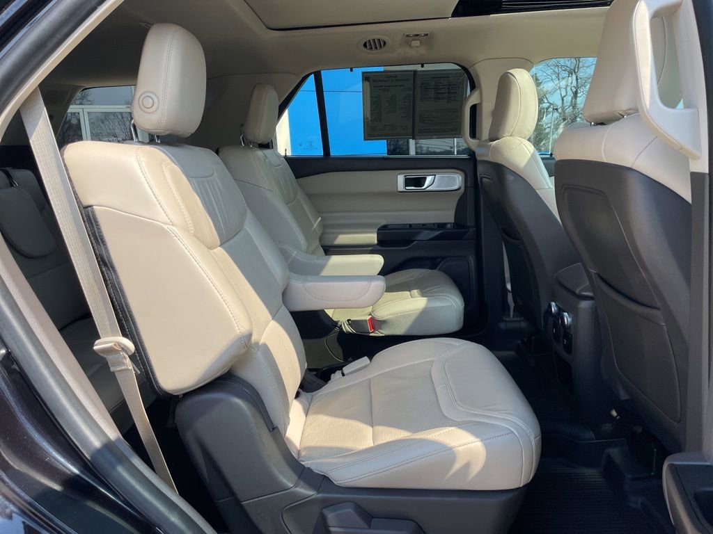 Used 2020 Ford Explorer Platinum w/ Premium Technology Package image 33