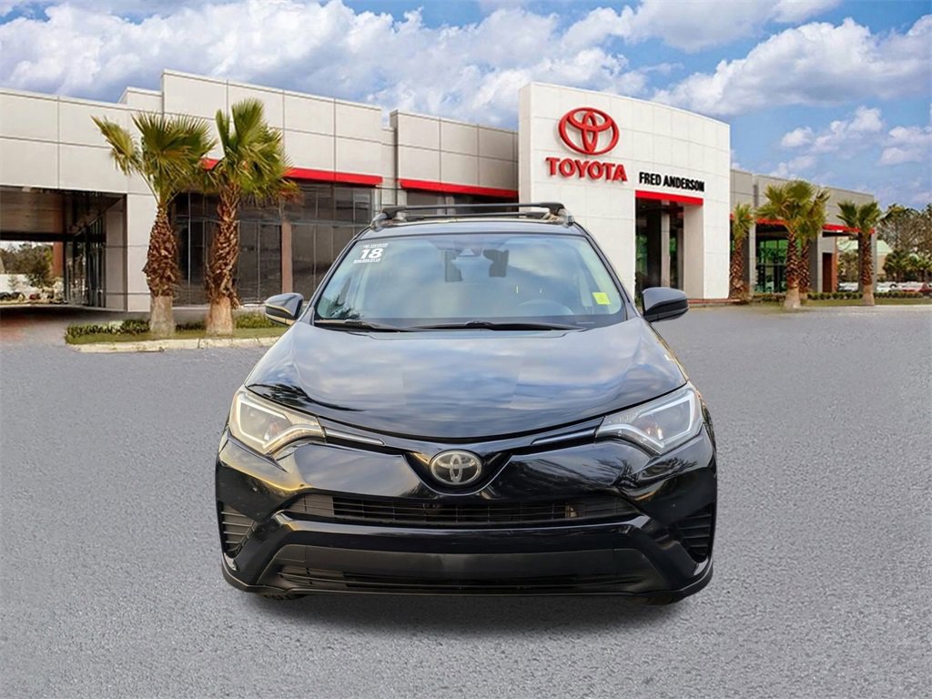 Used 2018 Toyota RAV4 LE image 10