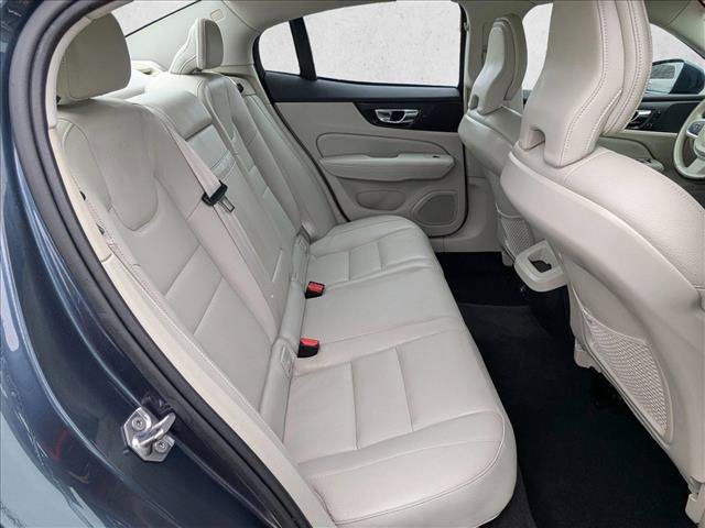 Used 2020 Volvo S60 T5 Momentum image 18