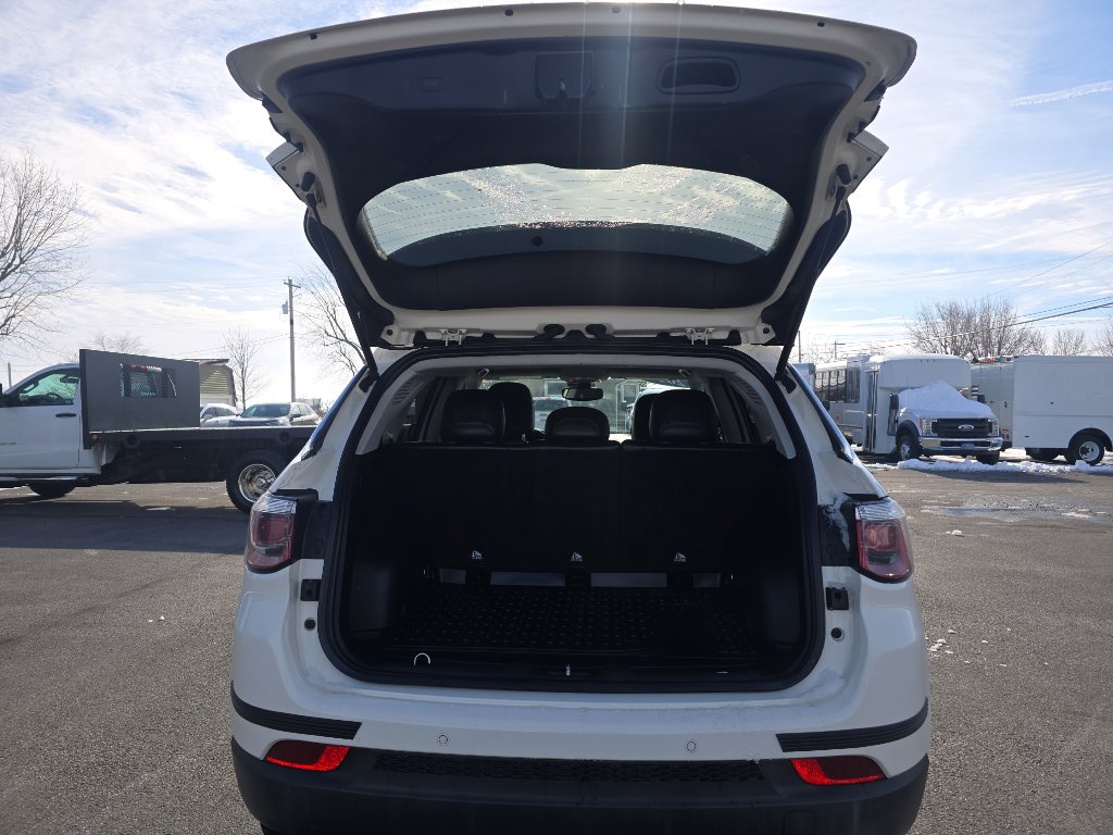 Used 2019 Jeep Compass Latitude w/ Safety & Security Group image 9