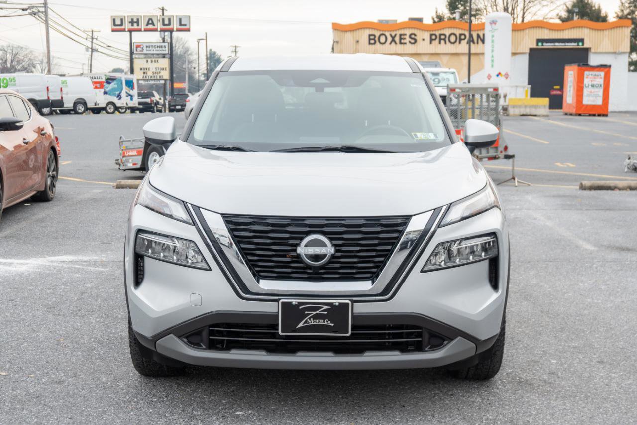 Used 2023 Nissan Rogue SV image 5