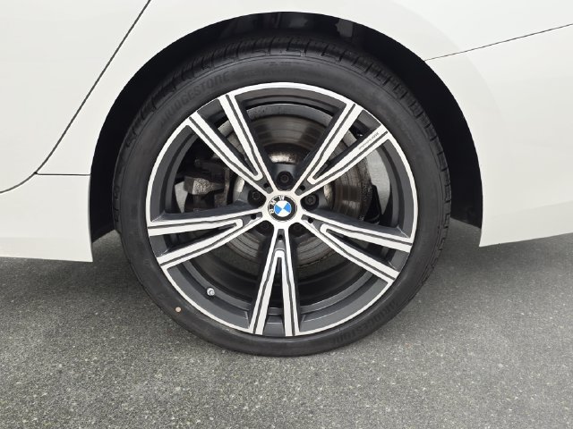 Certified 2024 BMW 330i xDrive Sedan w/ Premium Package AWD/4WD image 28