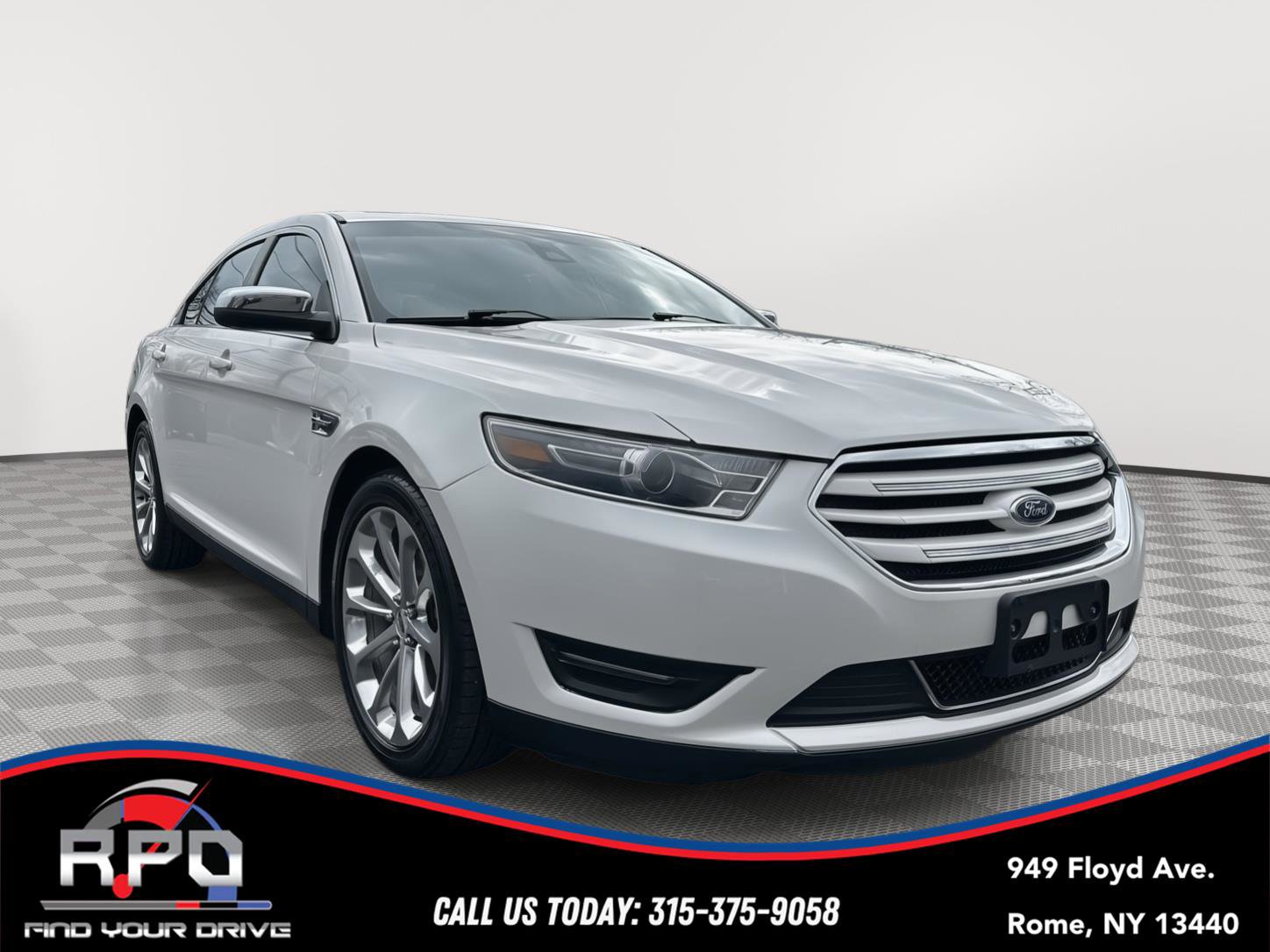 Used 2018 Ford Taurus Limited AWD/4WD image 7