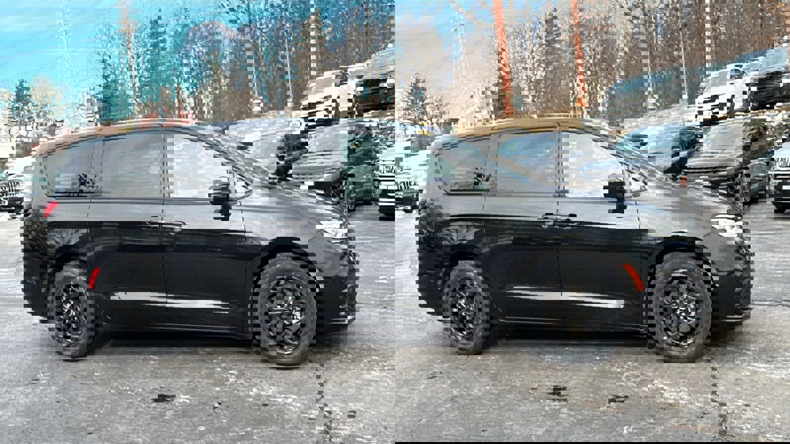 Certified 2022 Chrysler Pacifica Touring-L w/ S Appearance Package image 12