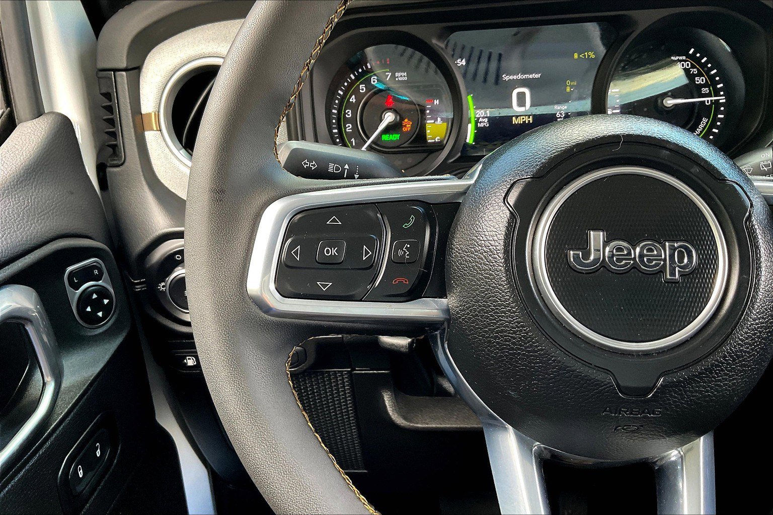 Used 2024 Jeep Wrangler Sahara image 16