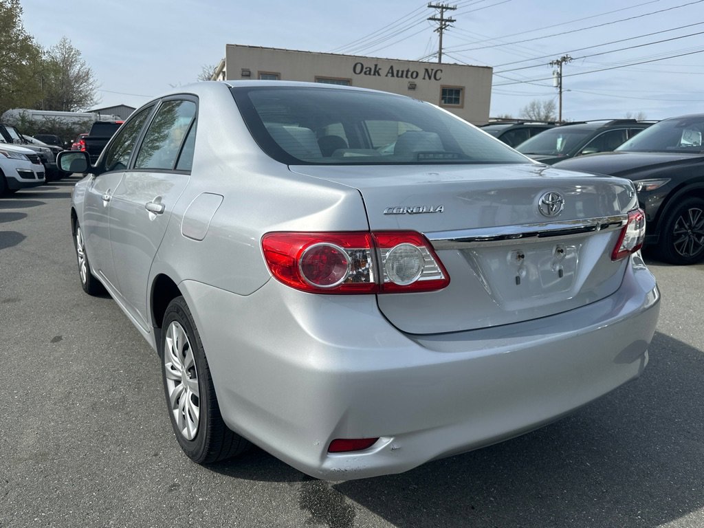 Used 2012 Toyota Corolla LE FWD image 3