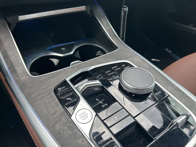 Used 2026 BMW X7 xDrive40i w/ M Sport Package image 3