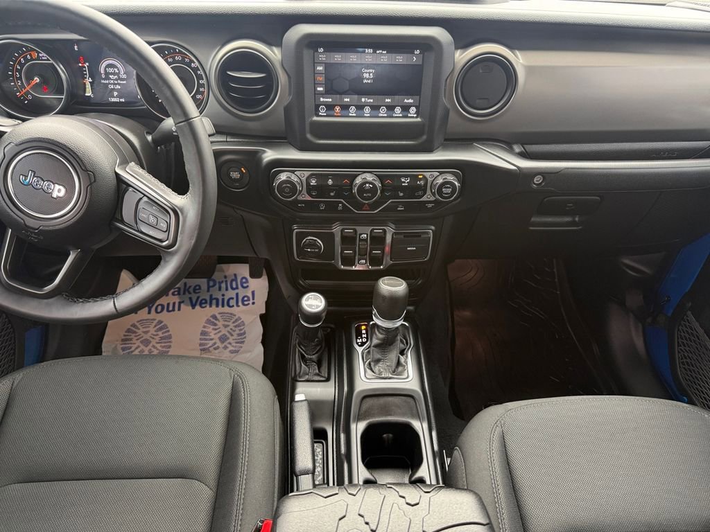 Used 2021 Jeep Gladiator Willys AWD/4WD image 11