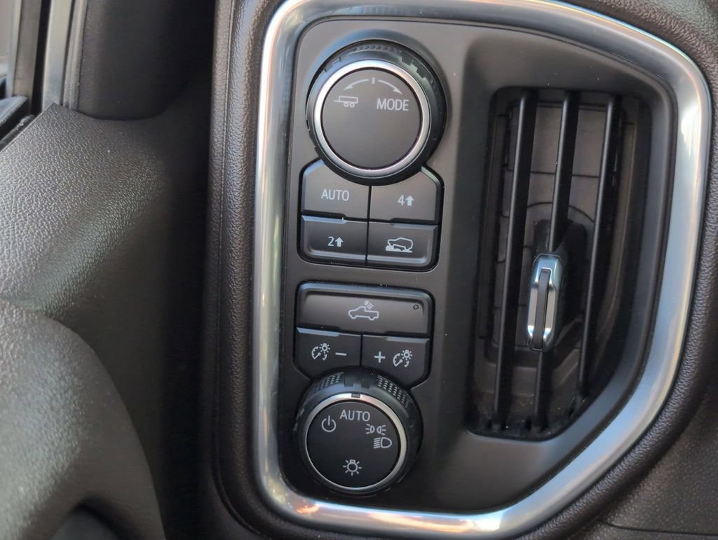 Used 2021 Chevrolet Silverado 1500 LT w/ Bed Protection Package AWD/4WD image 16