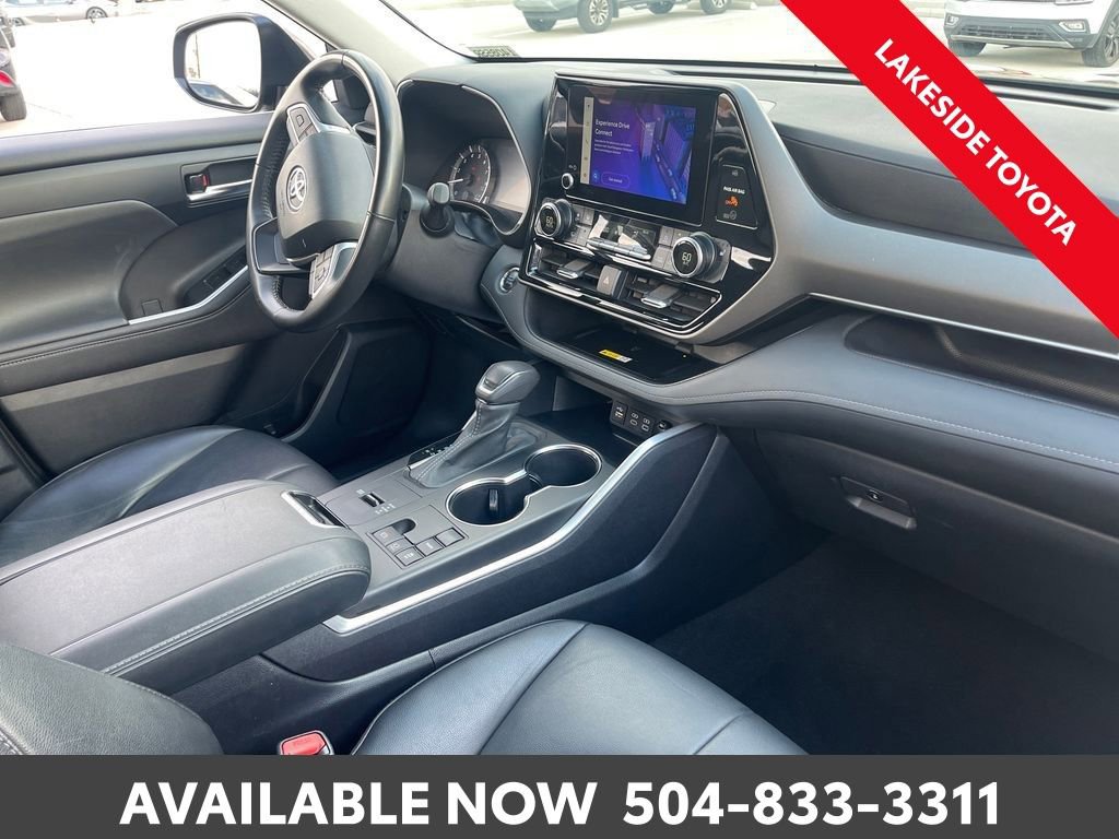 Used 2023 Toyota Highlander XLE image 16