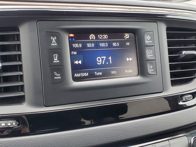 Used 2017 Chrysler Pacifica Touring image 23