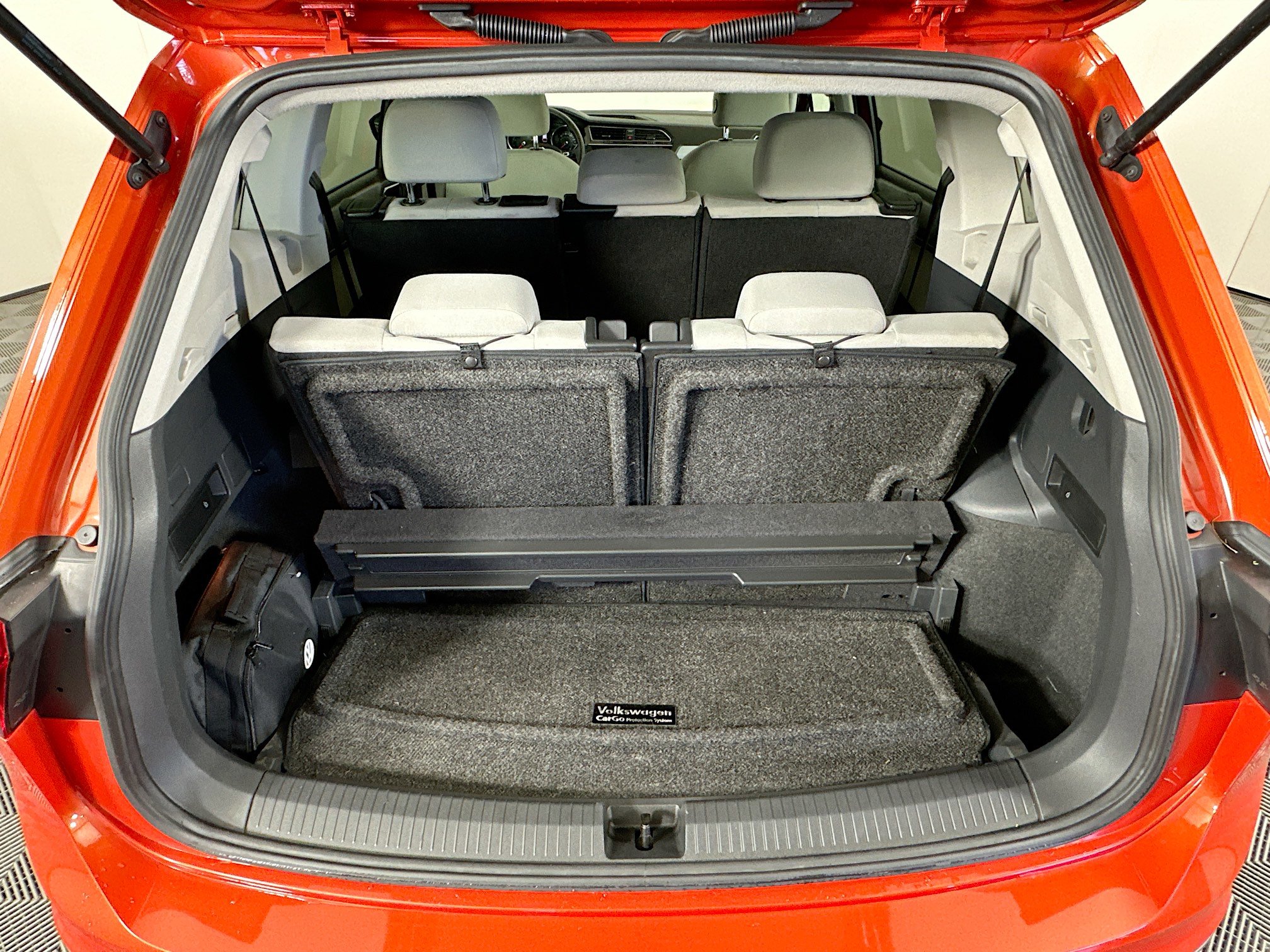 Used 2018 Volkswagen Tiguan S FWD image 27