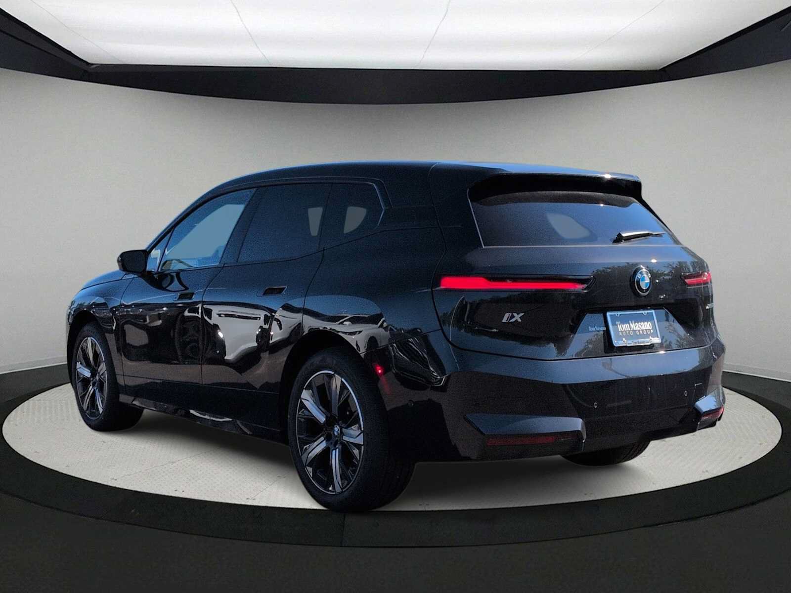 New 2026 BMW iX xDrive60 w/ Premium Package AWD/4WD image 6