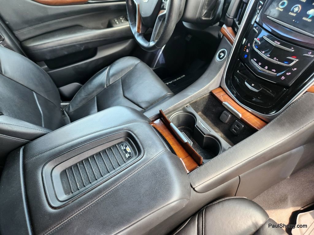 Used 2019 Cadillac Escalade ESV image 41