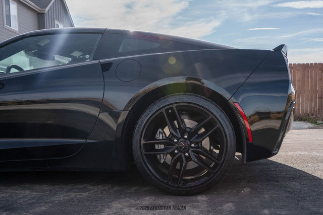 Used 2018 Chevrolet Corvette Stingray Coupe w/ 1LT image 5
