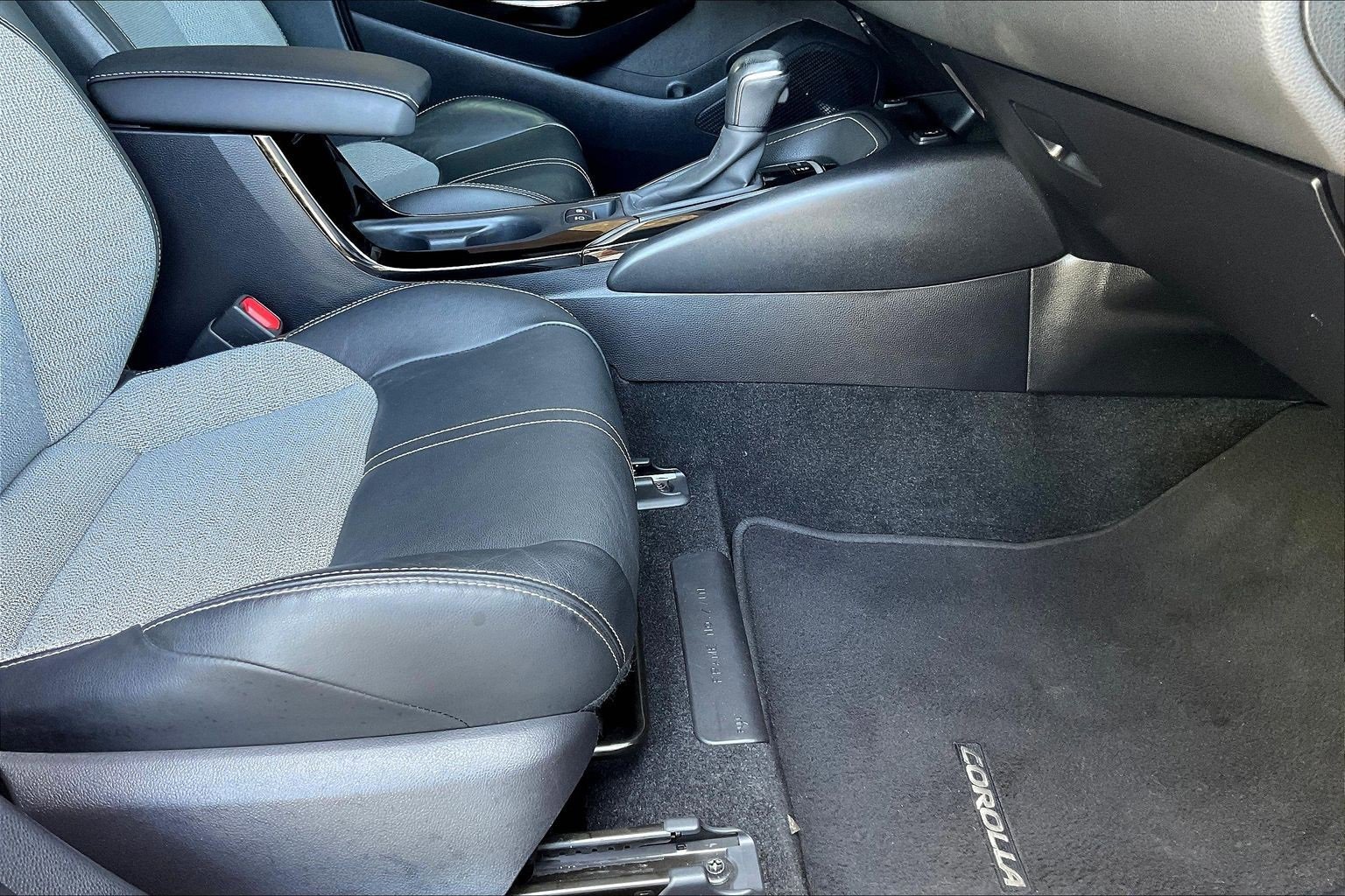 Used 2019 Toyota Corolla XSE w/ Carpet Mat Package image 21
