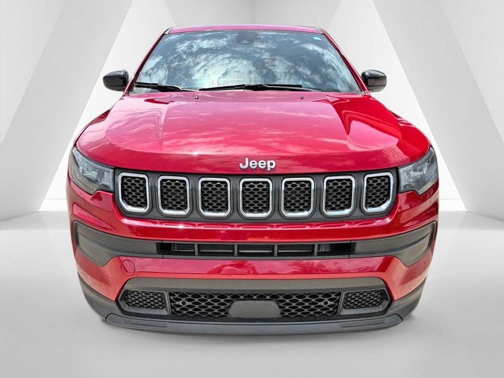 Used 2023 Jeep Compass Sport AWD/4WD image 2