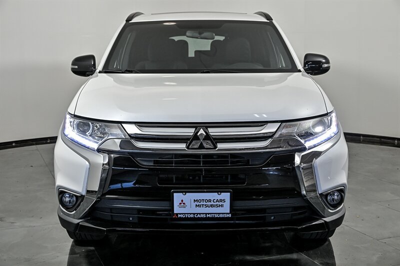 Used 2018 Mitsubishi Outlander LE AWD/4WD image 4
