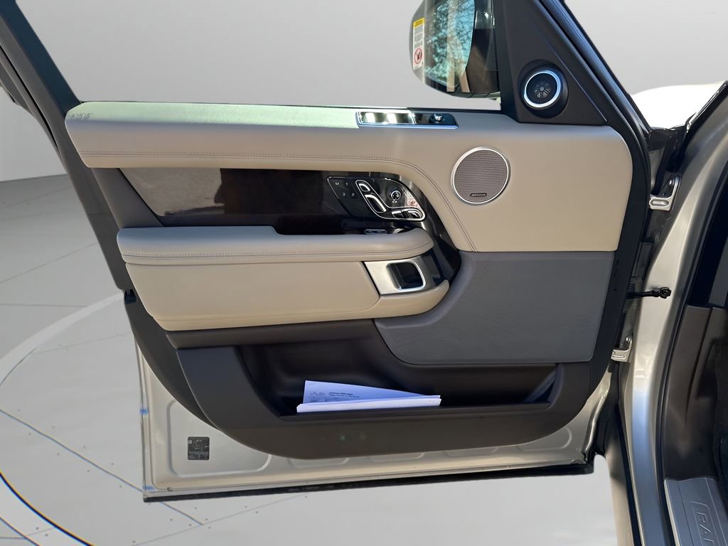 Used 2020 Land Rover Range Rover HSE image 26