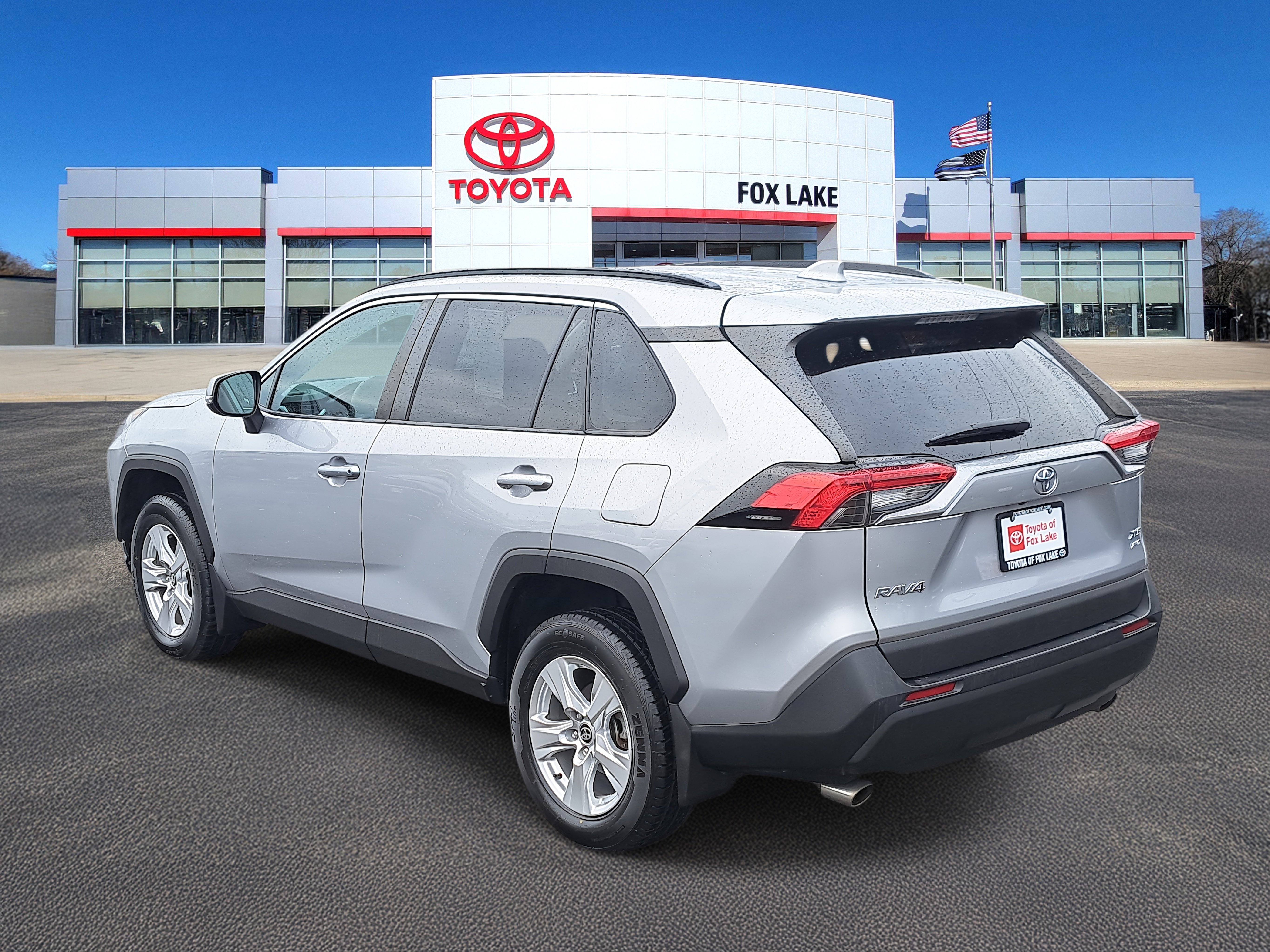 Used 2021 Toyota RAV4 XLE image 3