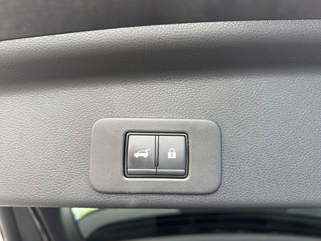 Used 2025 Nissan Murano SL AWD/4WD image 16