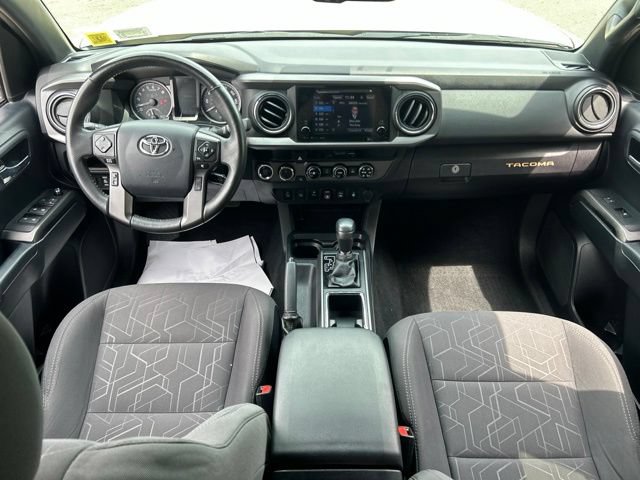 Used 2018 Toyota Tacoma TRD Off-Road w/ Technology Package AWD/4WD image 43