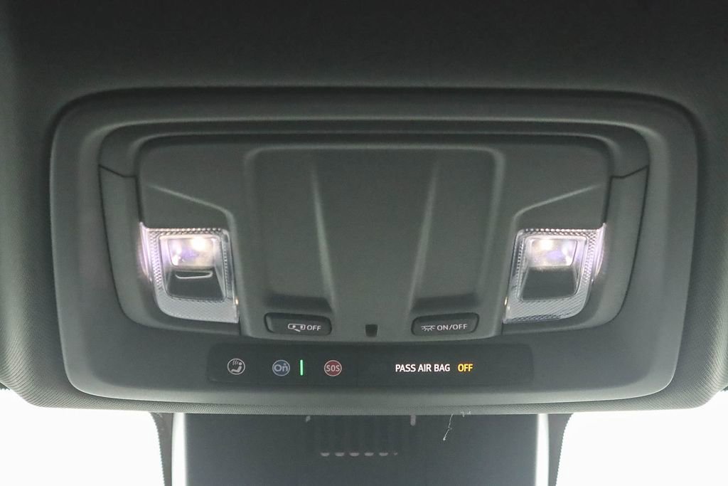 Used 2025 GMC Sierra 1500 Elevation image 24