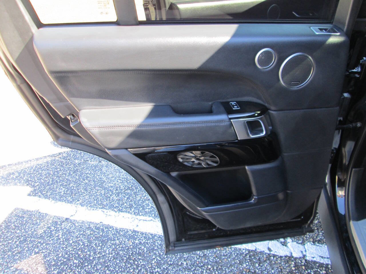 Used 2014 Land Rover Range Rover Supercharged image 38