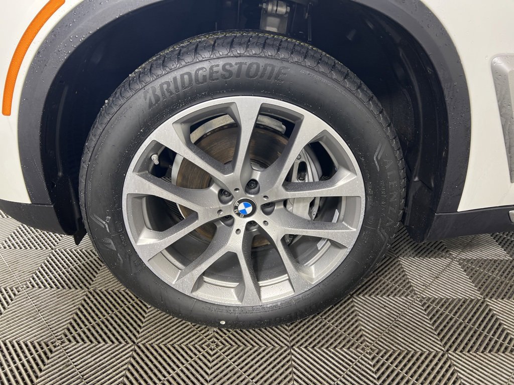 Certified 2024 BMW X5 xDrive40i w/ Premium Package image 15