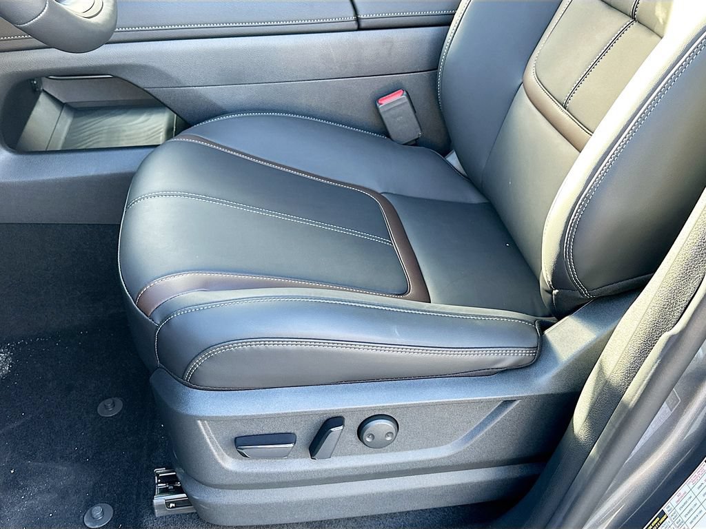 New 2026 Nissan Armada SL w/ Captain's Chari Seat Package AWD/4WD image 21