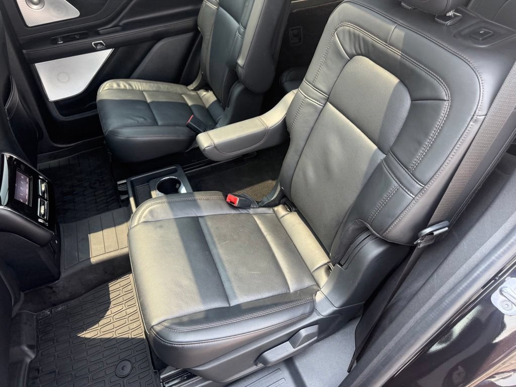 Used 2022 Lincoln Aviator Grand Touring w/ Equipment Group 301A AWD/4WD image 37