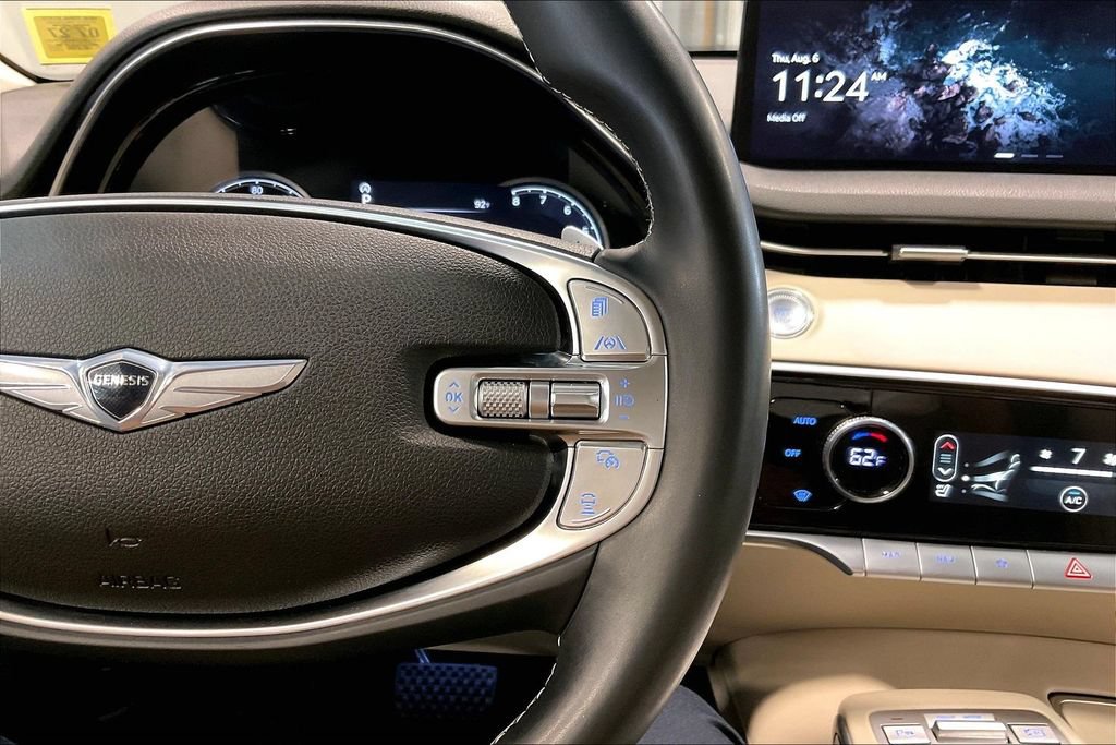 Used 2022 Genesis GV70 2.5T AWD/4WD image 13