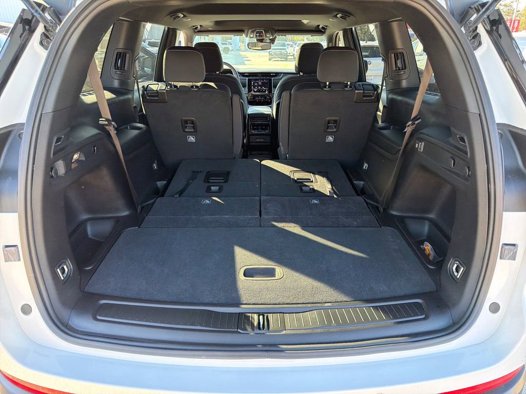 Used 2024 Jeep Grand Cherokee L Laredo w/ Trailer Tow Package image 36