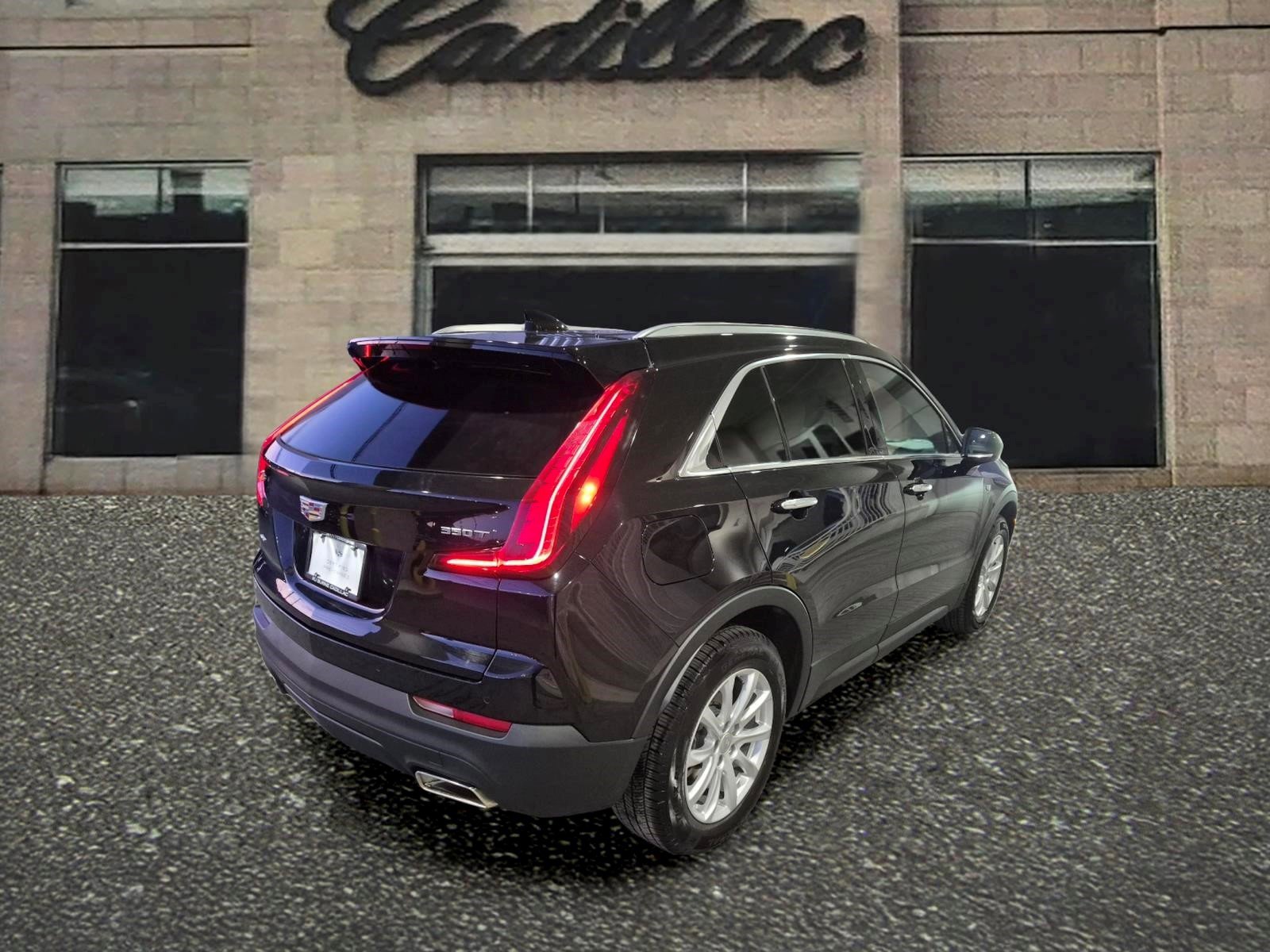 Certified 2023 Cadillac XT4 Luxury w/ Cold Weather Package image 6