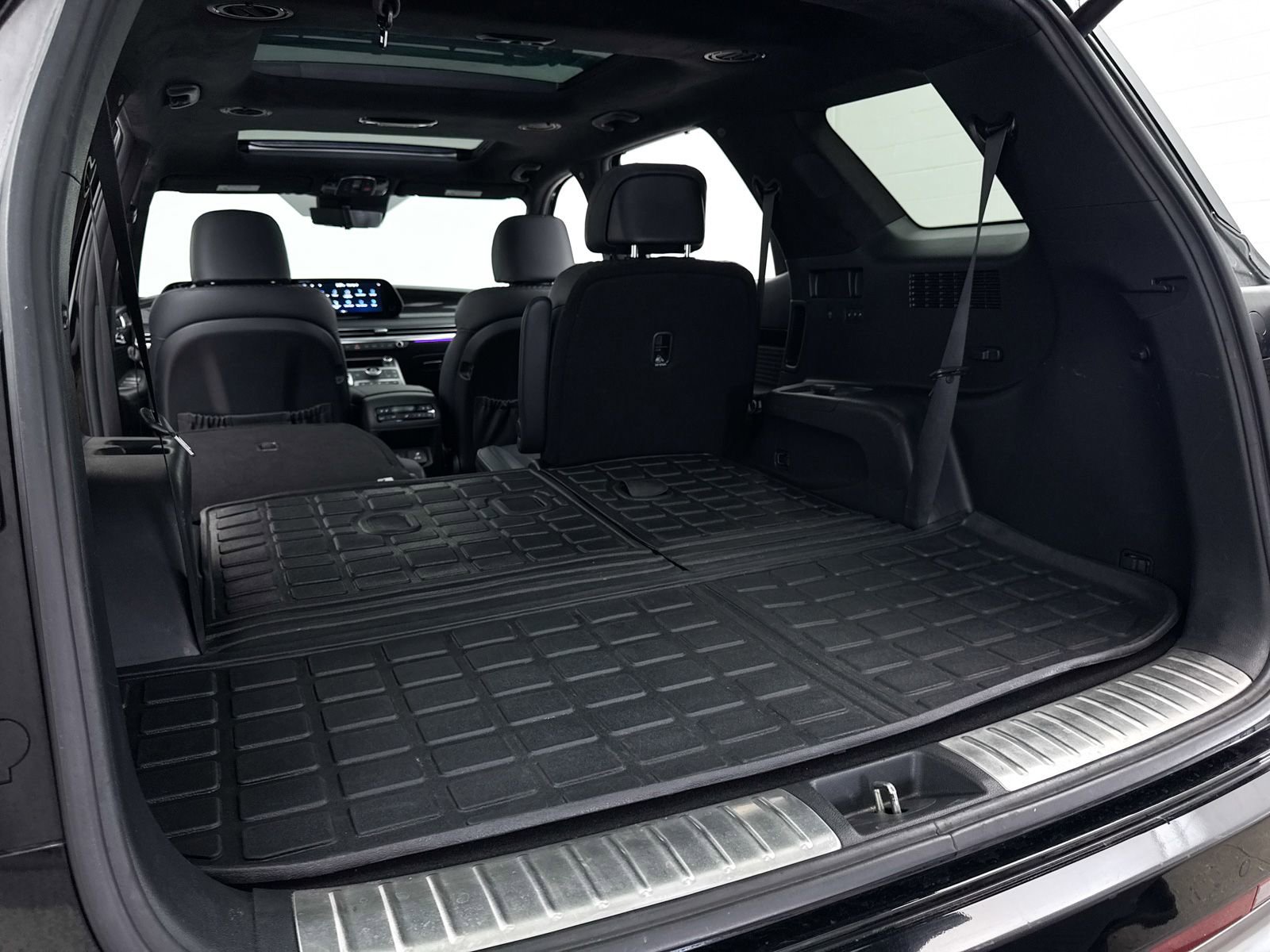 Used 2023 Hyundai Palisade Calligraphy image 34