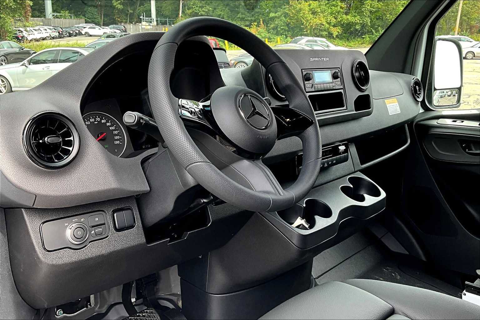 New 2025 Mercedes-Benz Sprinter 2500 image 9