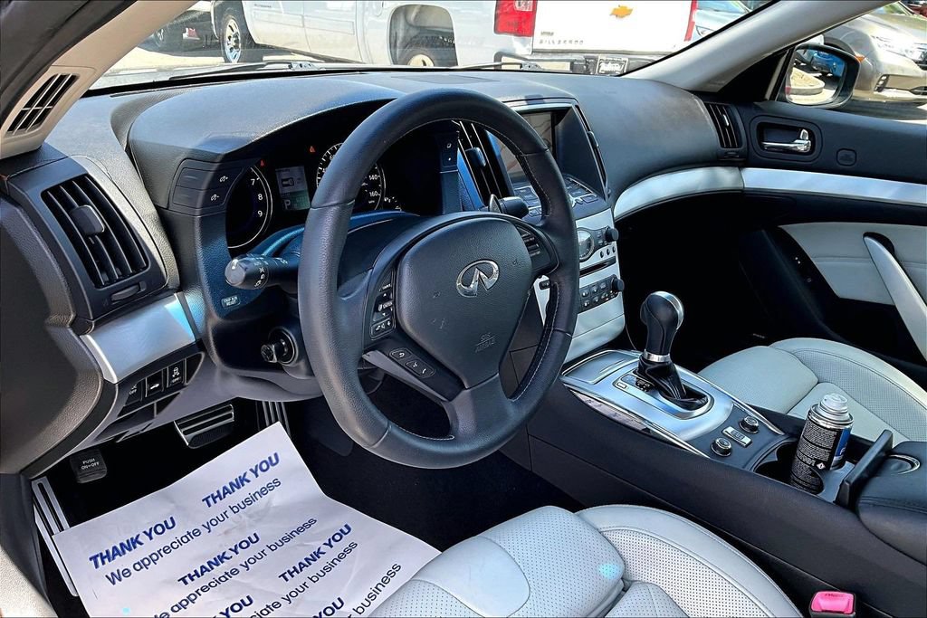Used 2010 INFINITI G37 Convertible w/ Premium Pkg RWD image 9