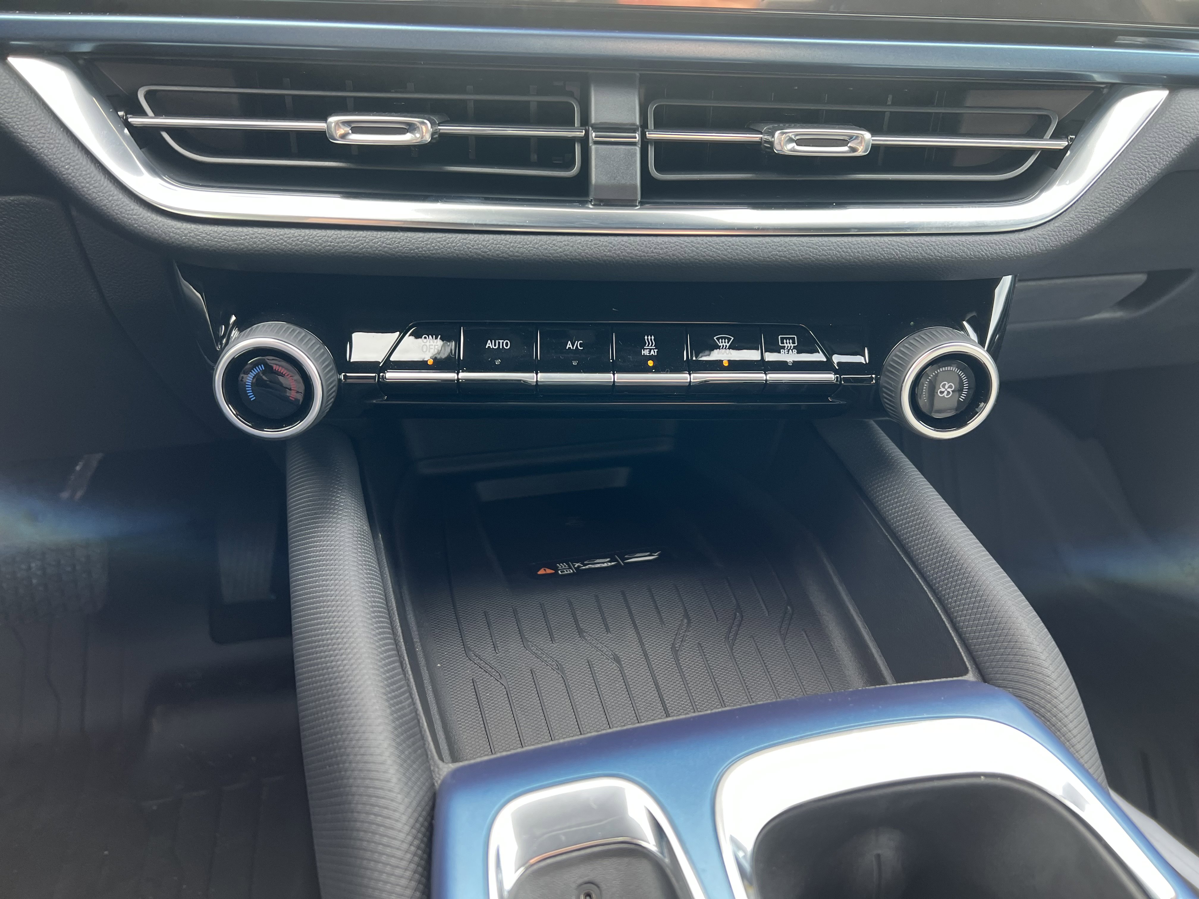 New 2026 Chevrolet Equinox EV LT AWD/4WD image 44