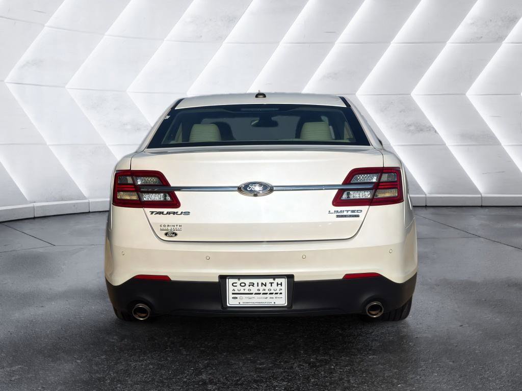 Used 2018 Ford Taurus Limited image 4