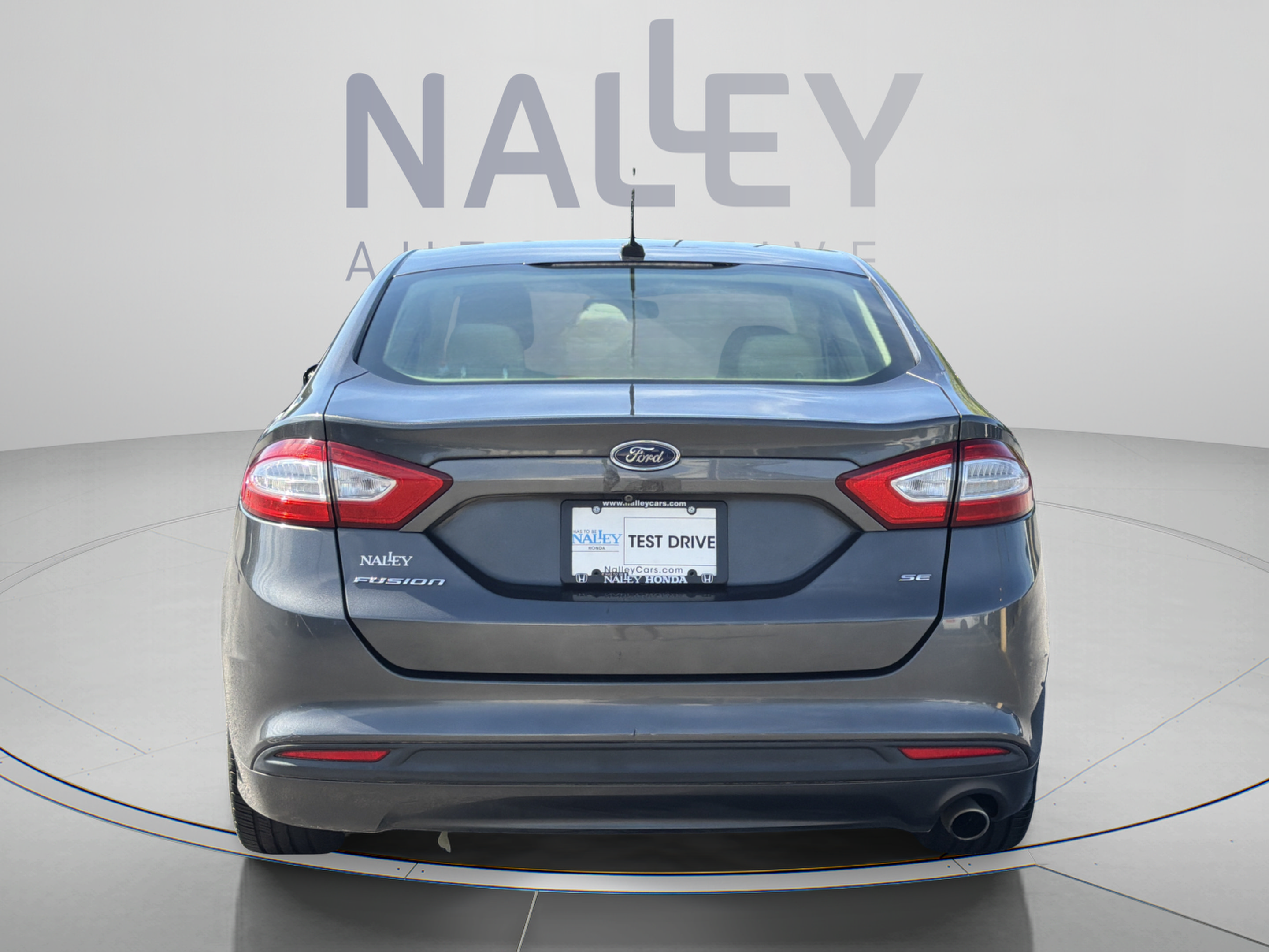 Used 2015 Ford Fusion SE FWD image 4