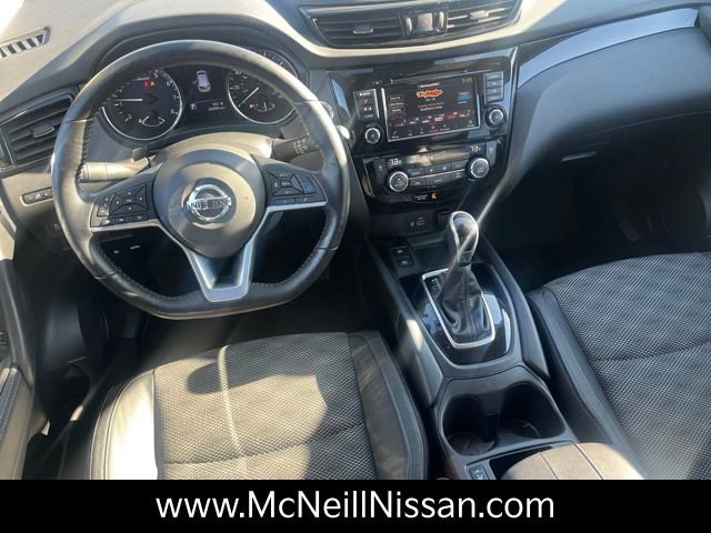 Used 2022 Nissan Rogue Sport SV w/ Technology Package image 15