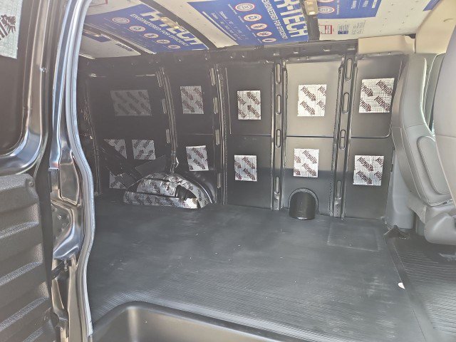 Used 2016 Chevrolet Express 2500 RWD image 24