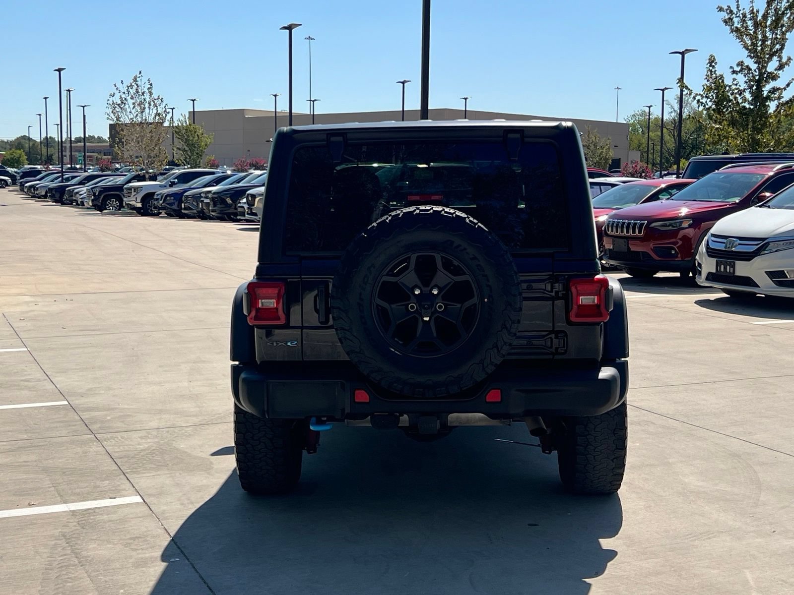 Used 2023 Jeep Wrangler Unlimited Rubicon 4xe AWD/4WD image 10