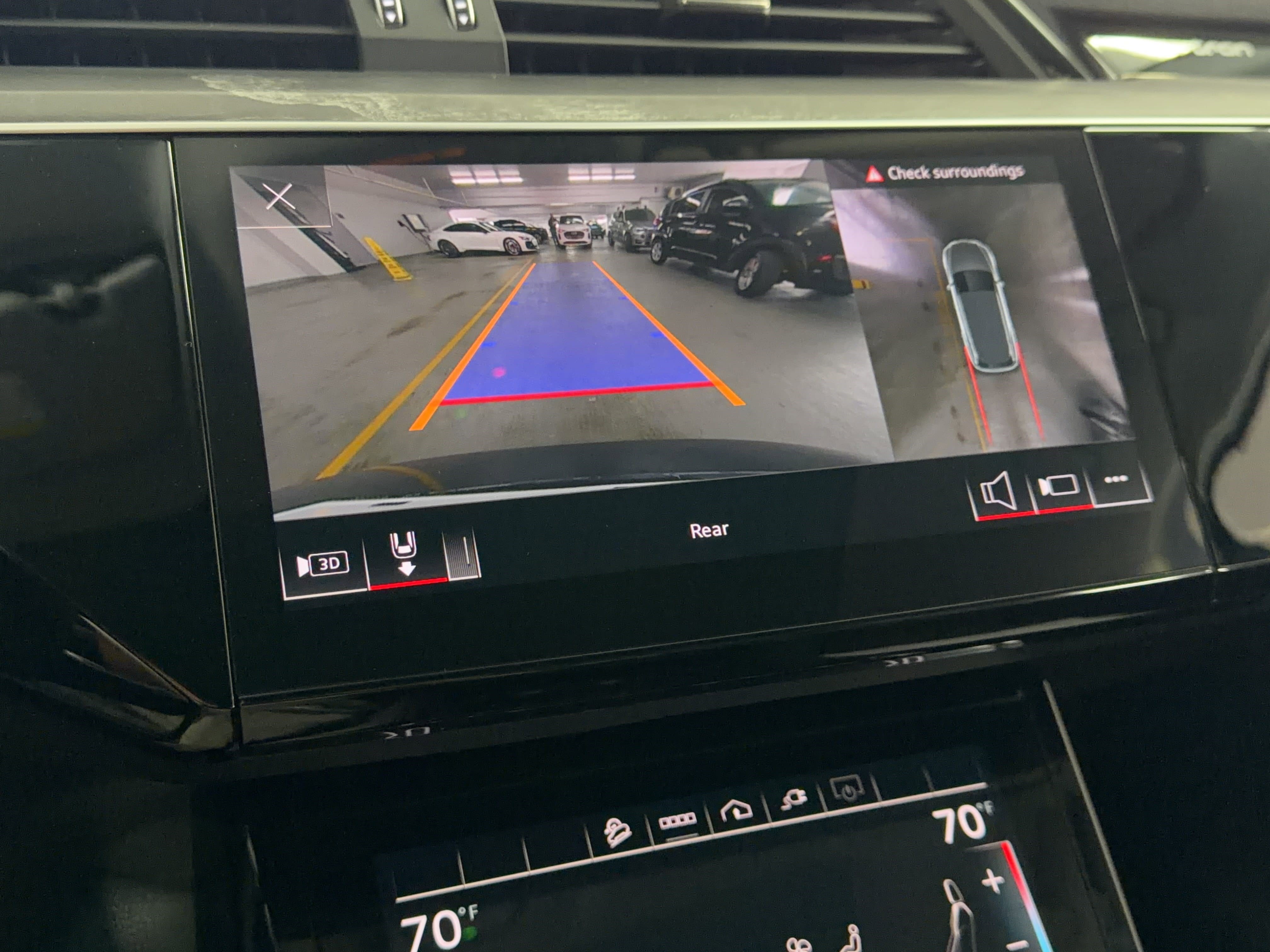 Used 2023 Audi e-tron Premium Plus w/ Premium Plus Package image 24