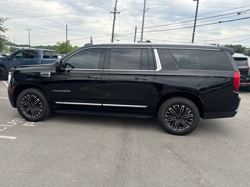 Used 2025 GMC Yukon XL Elevation RWD image 12