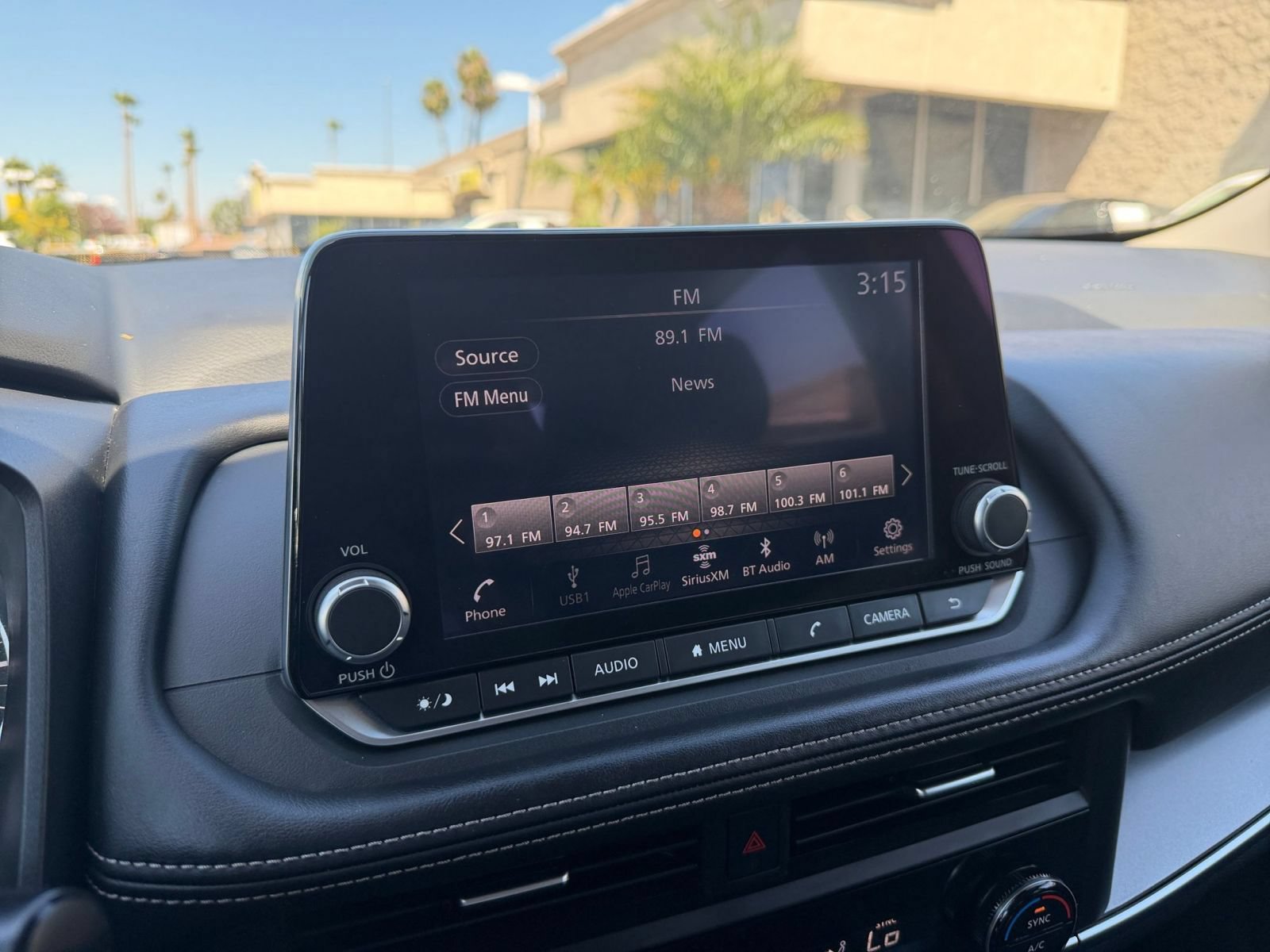 Used 2025 Nissan Rogue SV FWD image 20