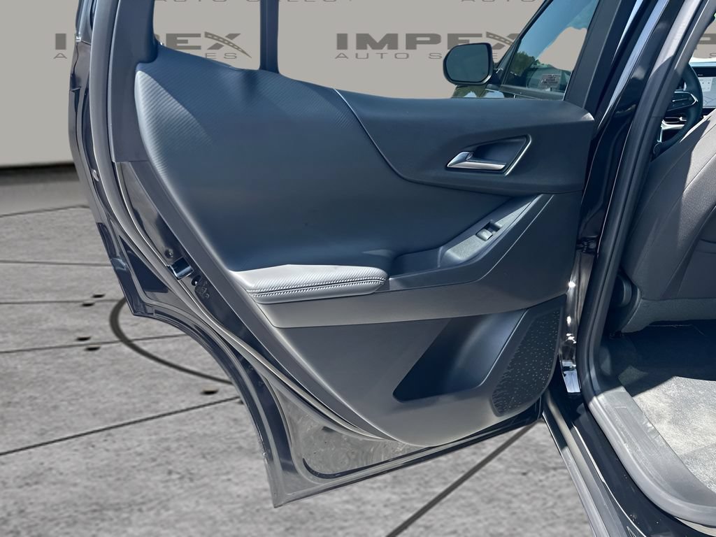 Used 2026 Chevrolet Equinox LT FWD image 25